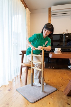 椅子からの立ち上がりに